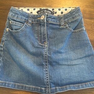 Mini Boden Jean skirt. Size 5-6 year. Cute heart pockets